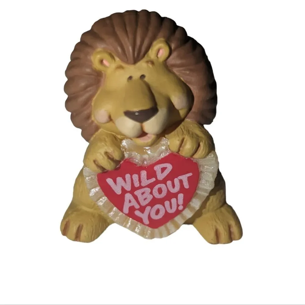 Hallmark‎ vintage lot of Valentine's animal figurines